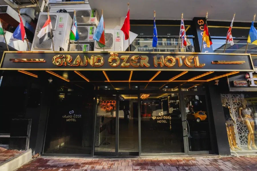 Grand Özer Hotel / Ourtur