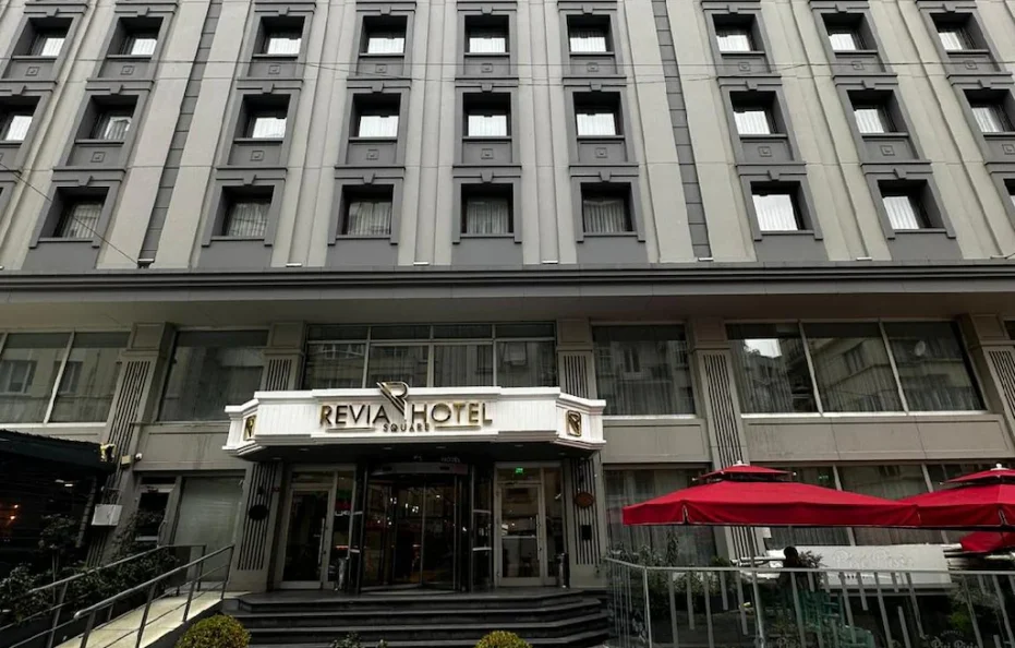 Revia Square Hotel